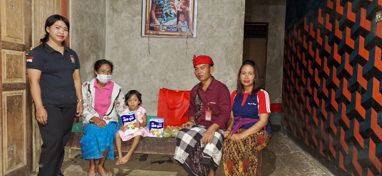 PEMBERIAN  PAKET BERGIZI UNTUK ANAK STUNTING DAN KURANG GIZI